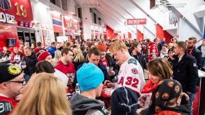 Lauantaina fanitapaaminen pelin jälkeen!