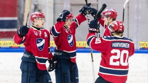 FALCK TIETURVA: Kollit varmisti sarjavoiton ja paikan pudotuspeleihin