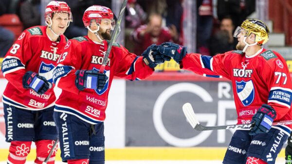 Leskinen debytoi Turusen ja Paajasen rinnalla