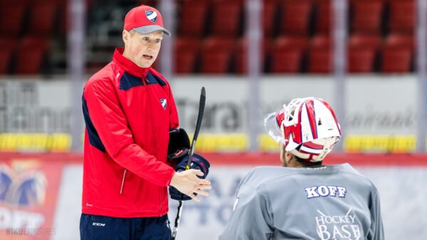 Jan Lundell: Maalivahdin täytyy olla valmis rikkomaan tekniikkaa