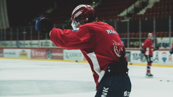 Kyocera uutisminuutti: Paluu peleille