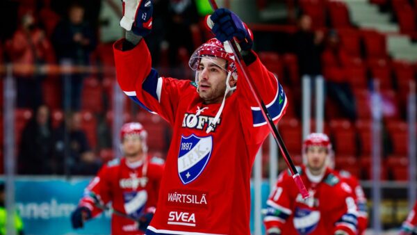 Reid Gardiner lämäsi itsensä maalipörssin kärkeen – Tsekkaa matsikuvat!