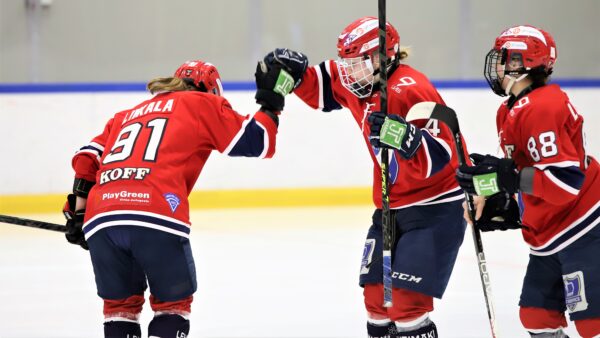 HIFK:N NOPEA NOUSU SUOMEN NAISKIEKON HUIPULLE