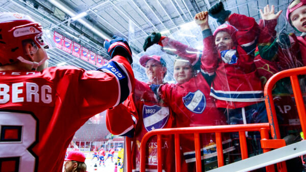 Liigakausi starttaa syyskuussa – lataa ottelut kalenteriisi