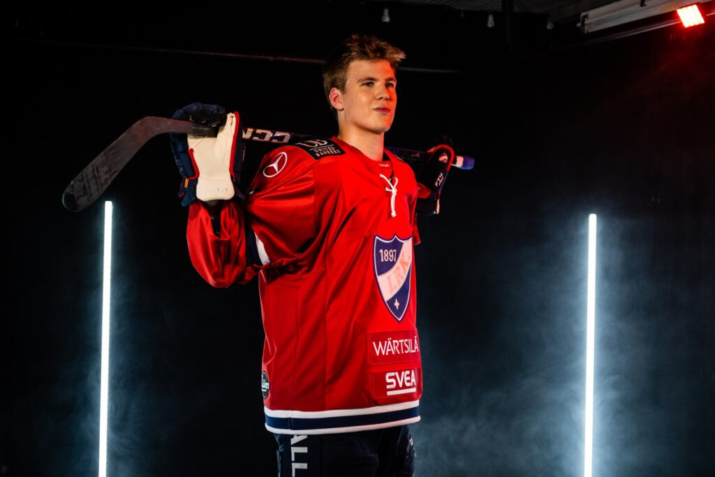 Halttunen debytoi miesten tasolla – Katso kokoonpano!