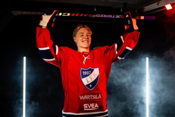 Perjantaiksi Hämeenlinnaan – Uroselle Liigadebyytti