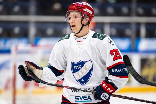 Tuomas Uronen lainalle Kanadan juniorisarjaan – tulevan kauden seura on Ottawa 67’s