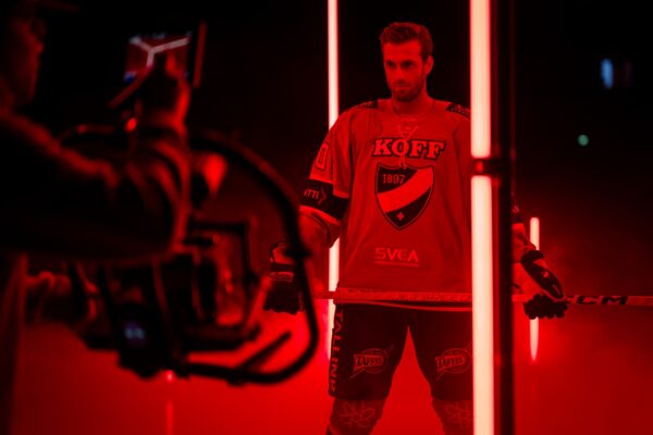 GIGANTTI Ottelustudio: Hienoa olla tällä puolella ja pukea HIFK-paita päälle