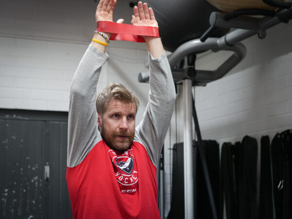 Leo Komarovin kuntoutus etenee aikataulussa – ”Tavoite on pelata tammikuussa”