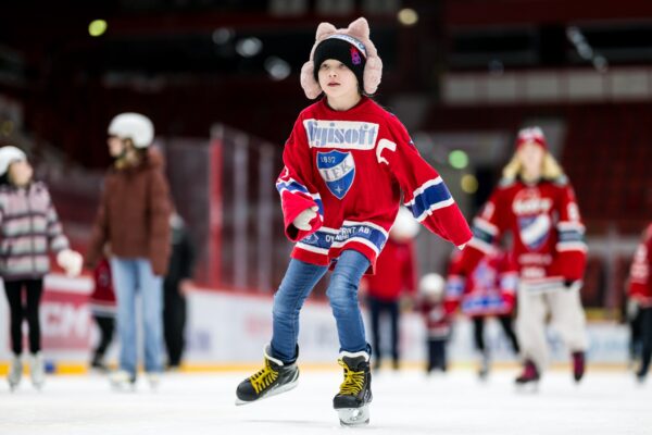 Koko perheen lauantai Nordiksella! – Yleisöluistelu, lätkää ja muumit mestoilla