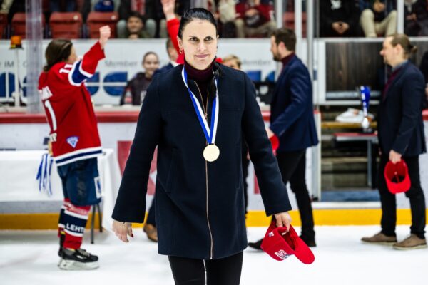 Saara Niemi jatkaa Stadin Gimmojen päävalmentajana