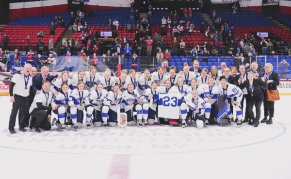 Naisleijonille MM-pronssia – kolme Stadin Gimmaa mitalijuhlissa