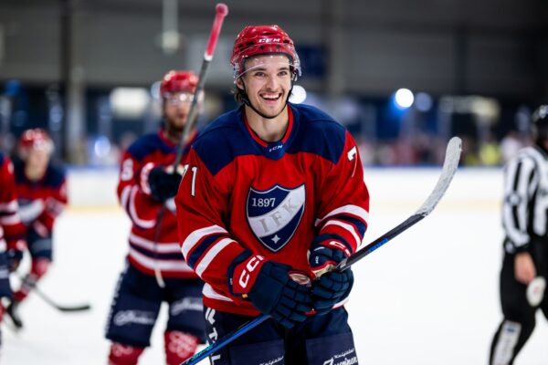 Treenimatsi Elisa Areenalla – HPK saapuu Stadiin