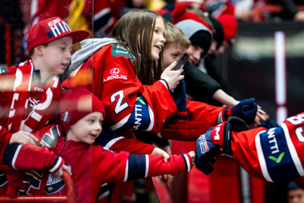 Gigantti ja HIFK jatkavat kumppanuutta – Yhteistyö laajenee myös Auroraliigan puolelle