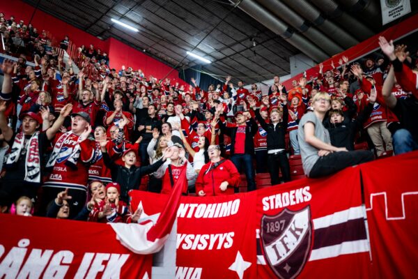 Debyyttejä kotiyleisön edessä